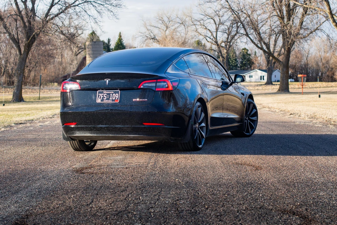 2020 Tesla Model 3 Performance - Image 23 of 31