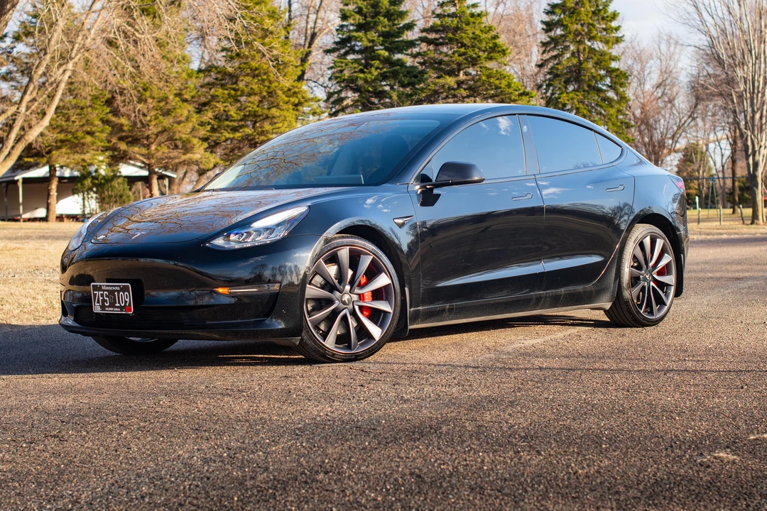 2020 Tesla Model 3 Performance - Image 14 of 31