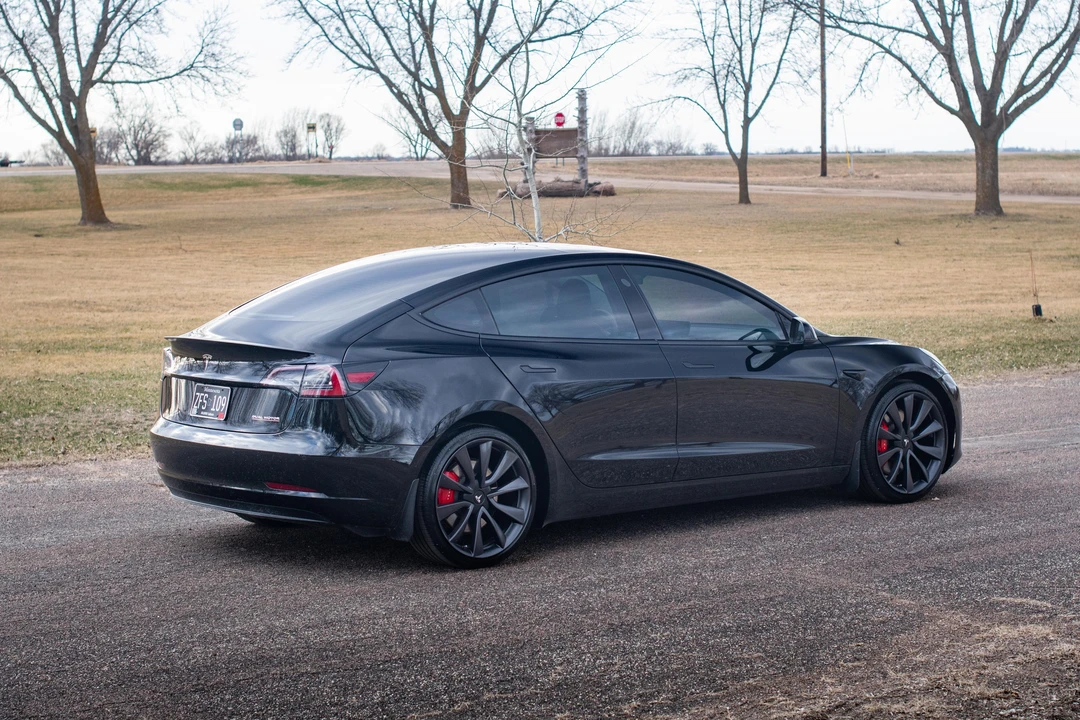 2020 Tesla Model 3 Performance - Image 27 of 31