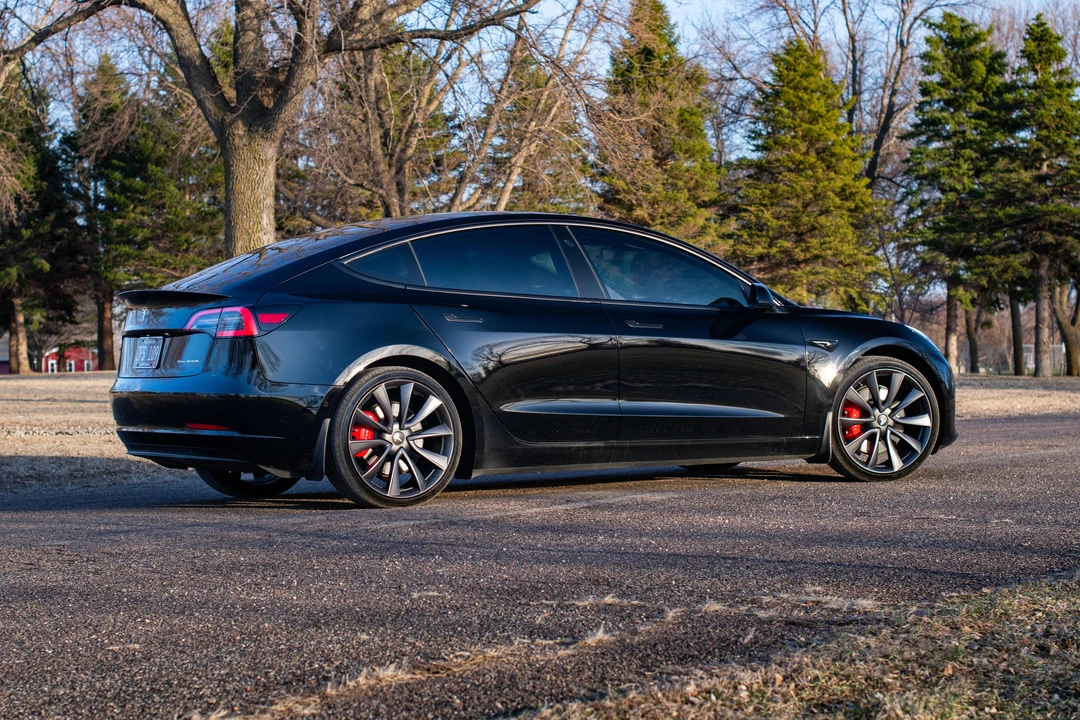 2020 Tesla Model 3 Performance - Image 28 of 31