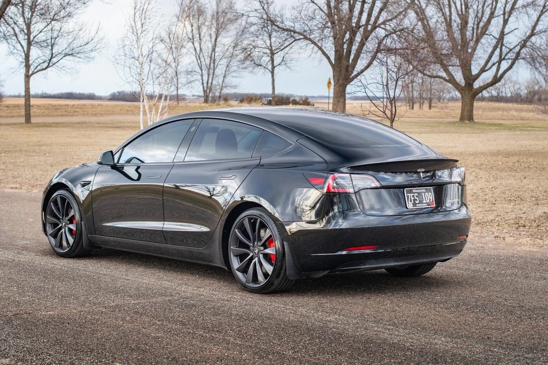 2020 Tesla Model 3 Performance - Image 20 of 31