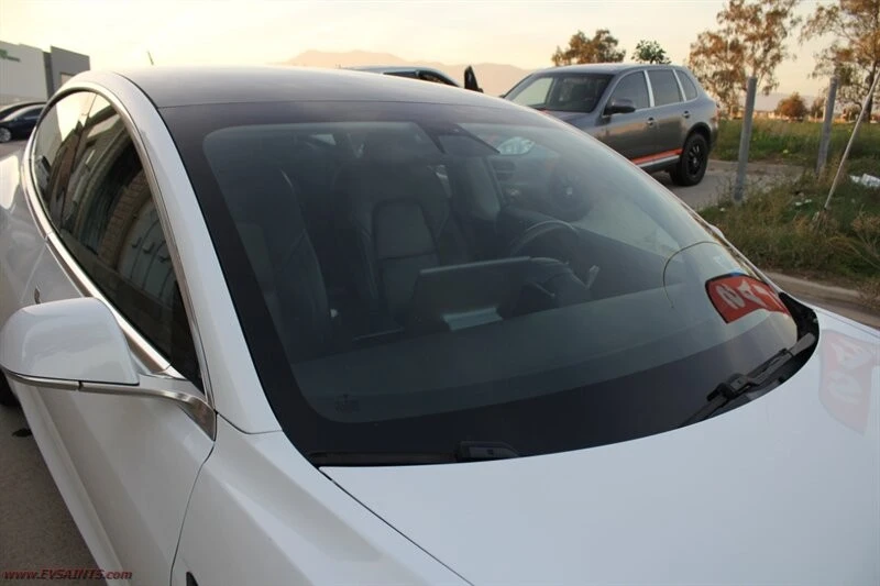 2020 Tesla Model 3 Performance - Image 10 of 21