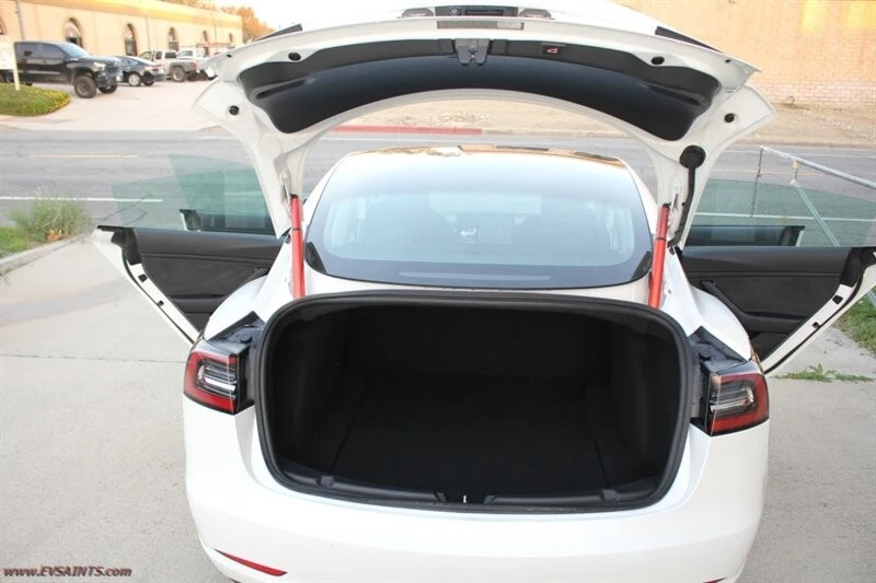 2020 Tesla Model 3 Performance - Image 19 of 21