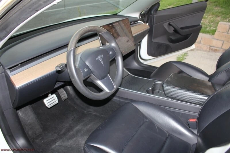 2020 Tesla Model 3 Performance - Image 16 of 21