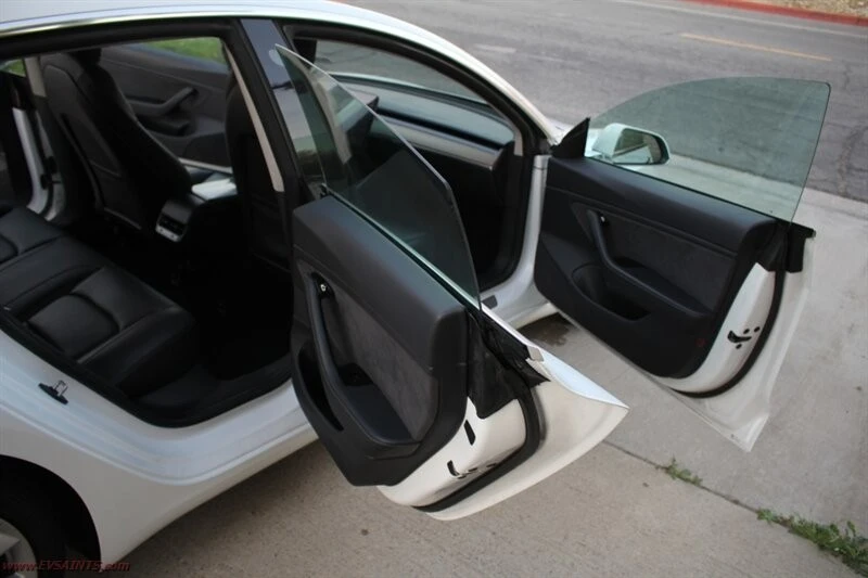 2020 Tesla Model 3 Performance - Image 13 of 21