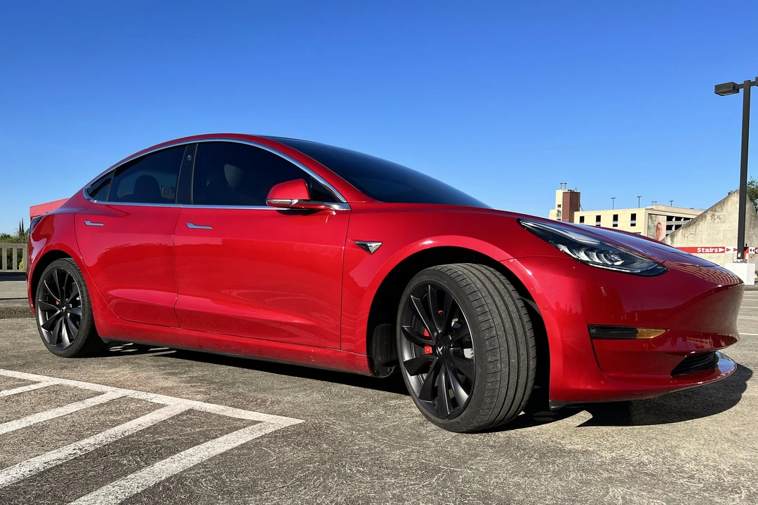 2020 Tesla Model 3 Performance - Image 12 of 31