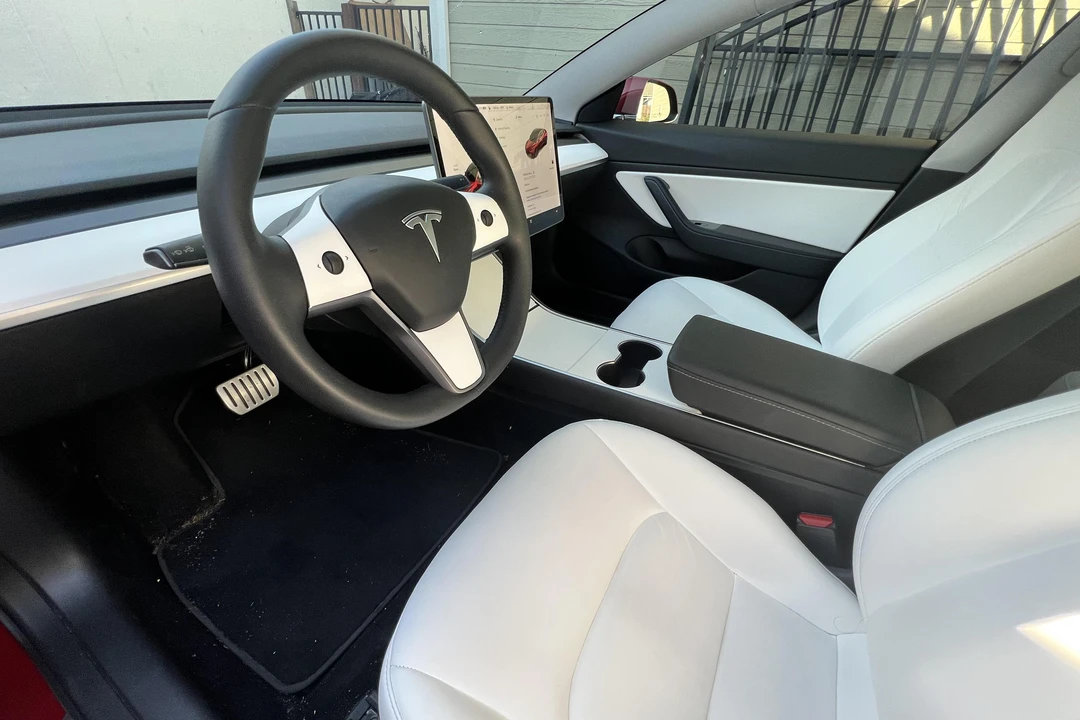 2020 Tesla Model 3 Performance - Image 27 of 31