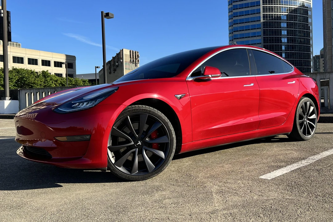 2020 Tesla Model 3 Performance - Image 3 of 31