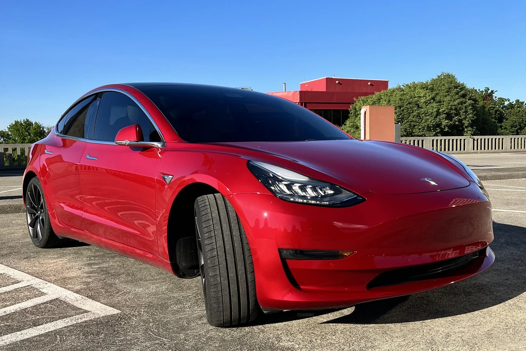 2020 Tesla Model 3 Performance - Image 13 of 31