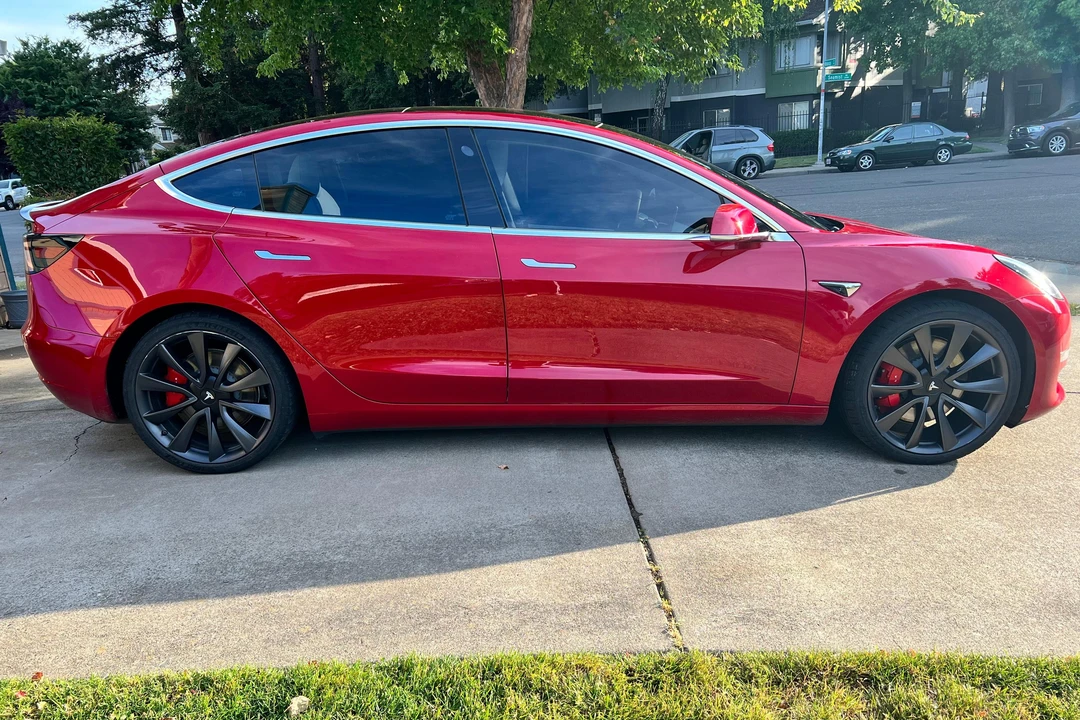 2020 Tesla Model 3 Performance - Image 11 of 31