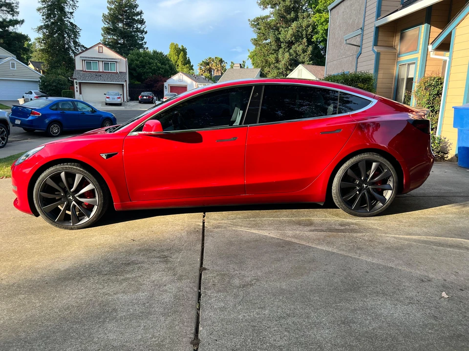 2020 Tesla Model 3 Performance - Image 8 of 31