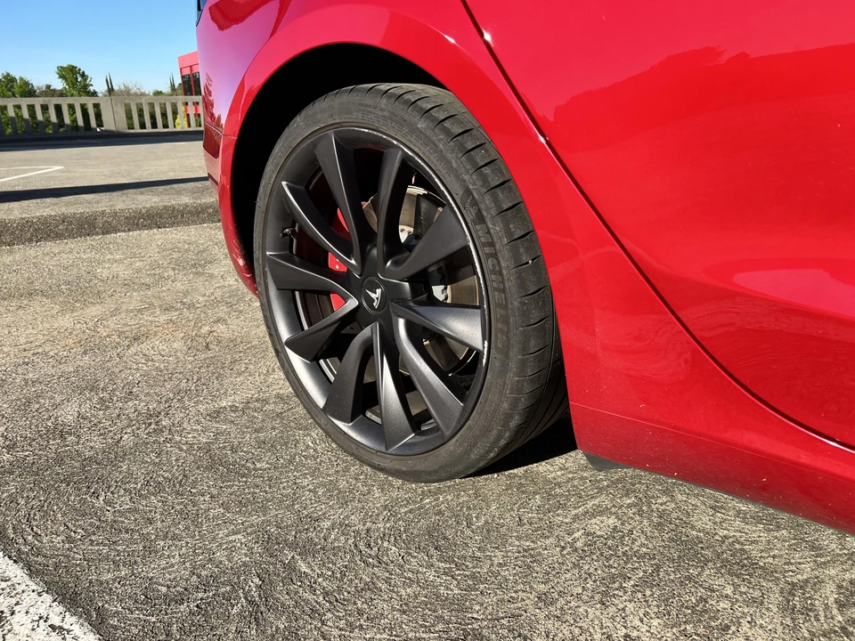 2020 Tesla Model 3 Performance - Image 24 of 31