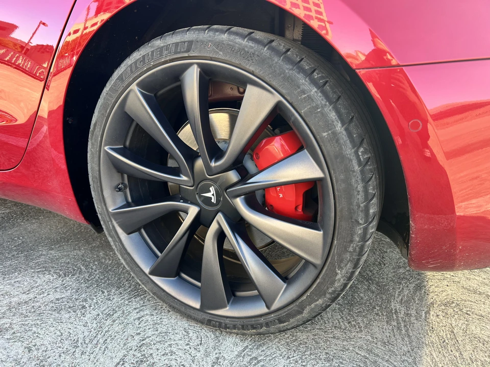 2020 Tesla Model 3 Performance - Image 23 of 31