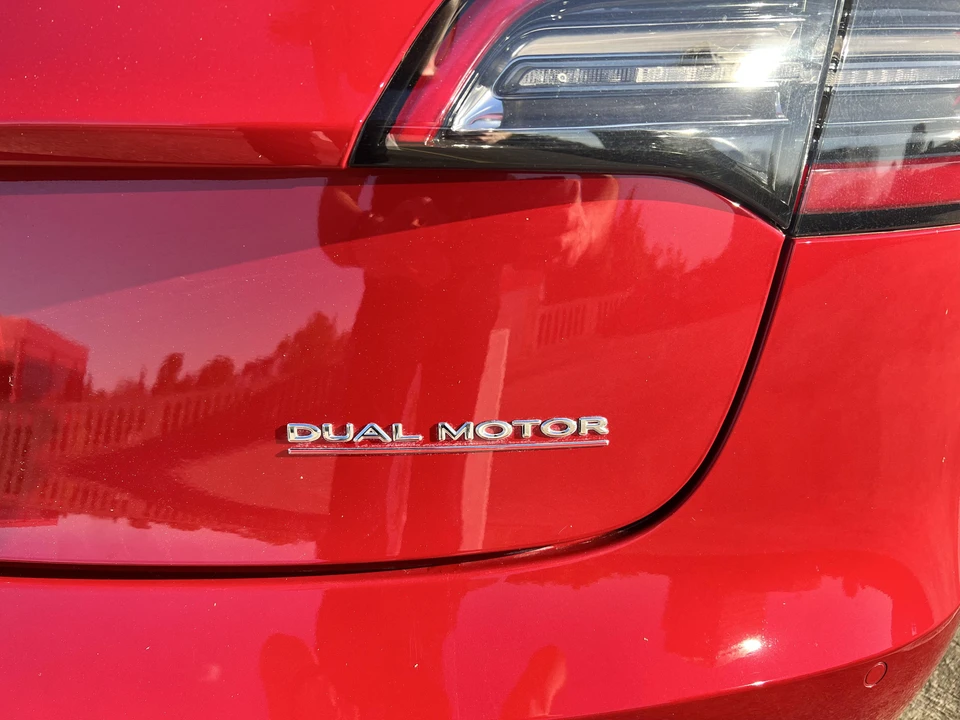 2020 Tesla Model 3 Performance - Image 20 of 31