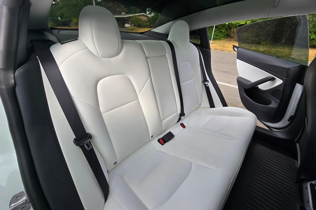 2020 Tesla Model 3 Performance - Image 26 of 31