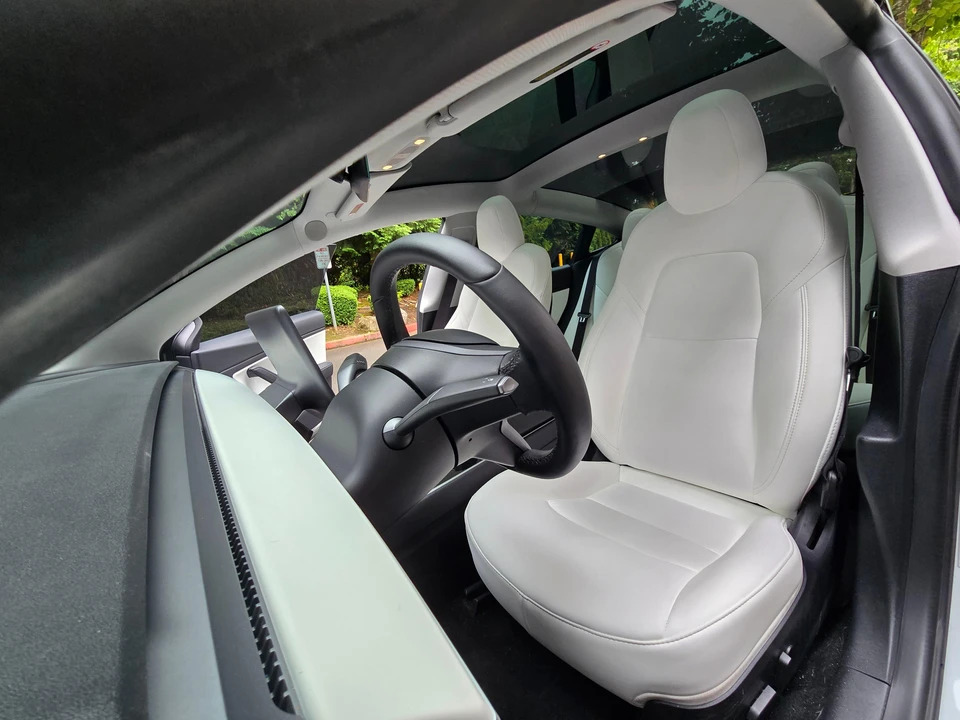 2020 Tesla Model 3 Performance - Image 28 of 31