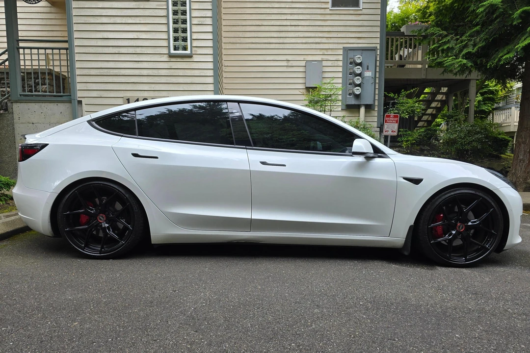 2020 Tesla Model 3 Performance - Image 3 of 31
