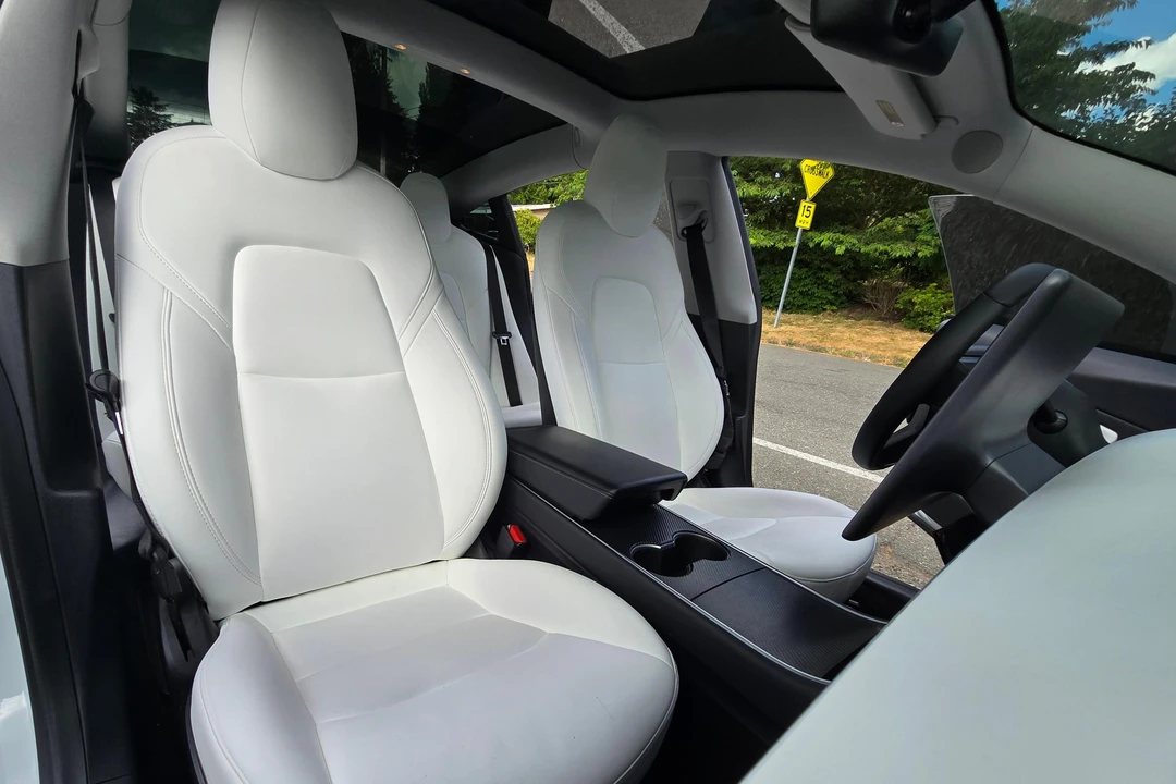 2020 Tesla Model 3 Performance - Image 25 of 31