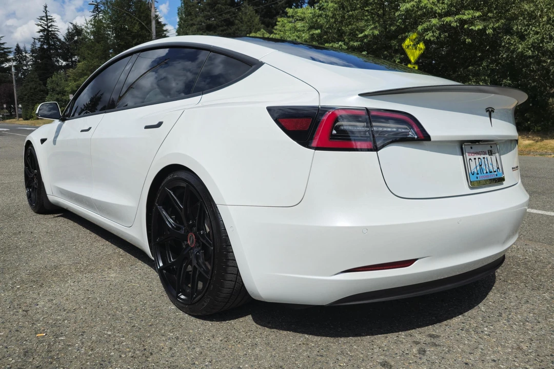2020 Tesla Model 3 Performance - Image 4 of 31