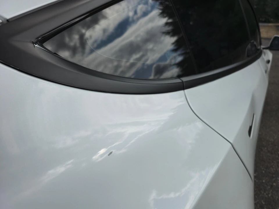 2020 Tesla Model 3 Performance - Image 17 of 31