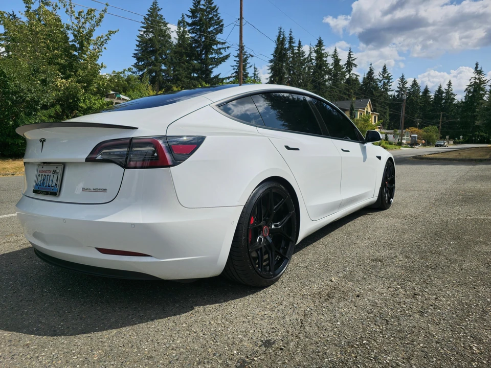 2020 Tesla Model 3 Performance - Image 8 of 31
