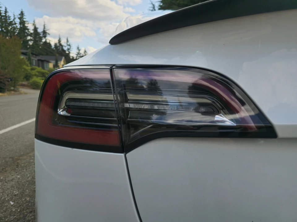 2020 Tesla Model 3 Performance - Image 12 of 31