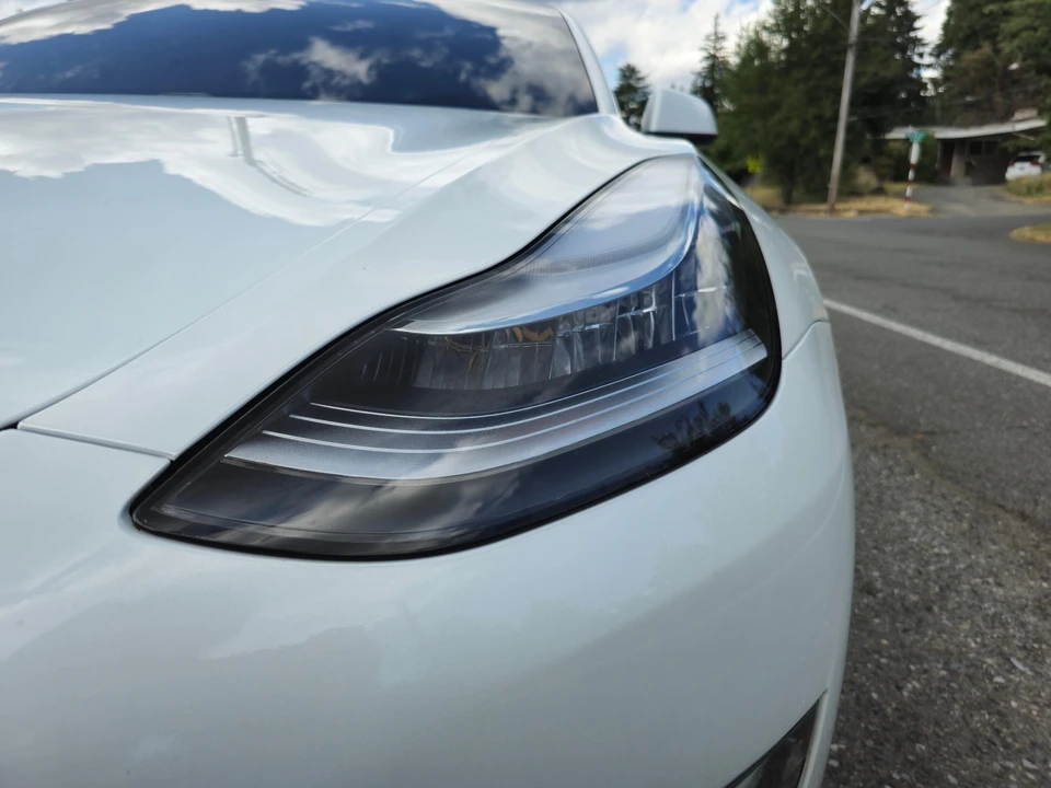 2020 Tesla Model 3 Performance - Image 11 of 31
