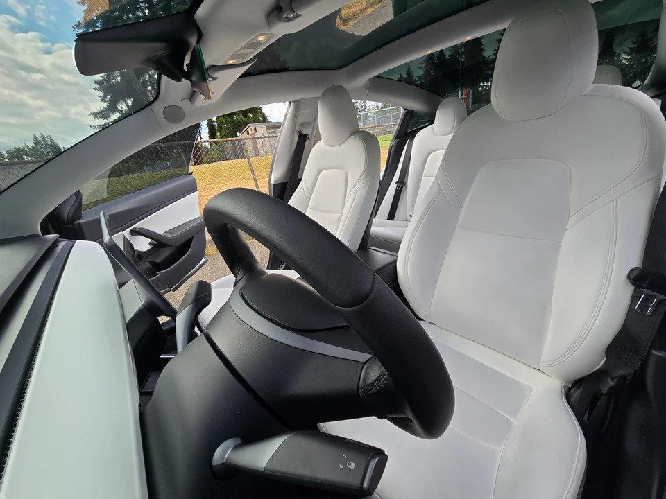 2020 Tesla Model 3 Performance - Image 29 of 31