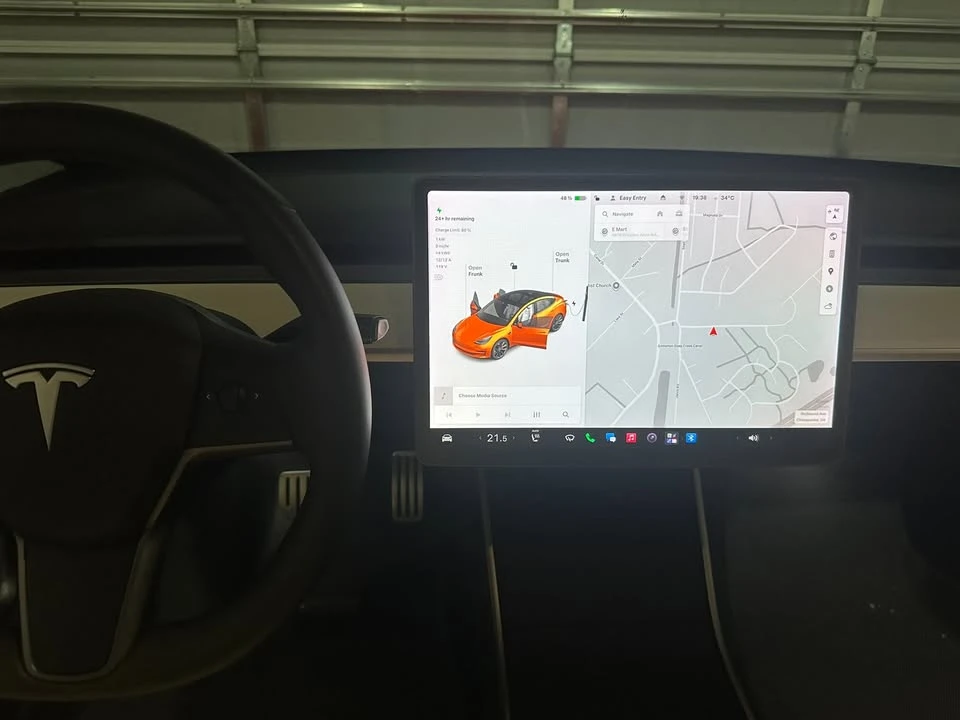 2020 Tesla Model 3 Performance - Image 8 of 11