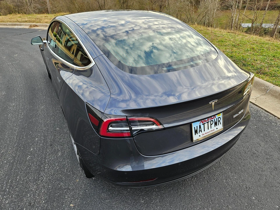 2020 Tesla Model 3 Performance - Image 9 of 31