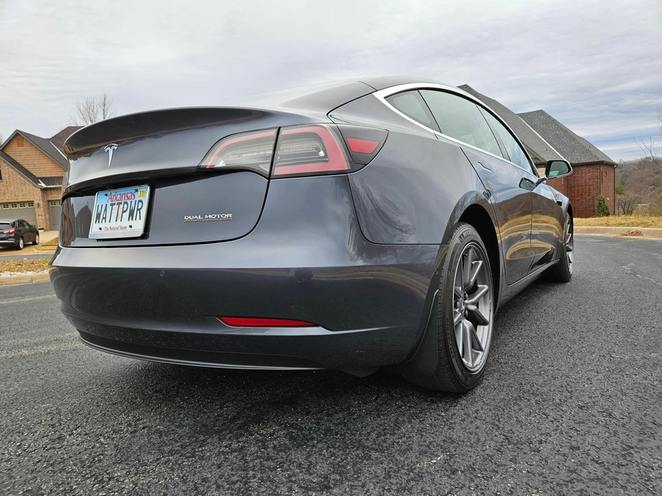 2020 Tesla Model 3 Performance - Image 11 of 31