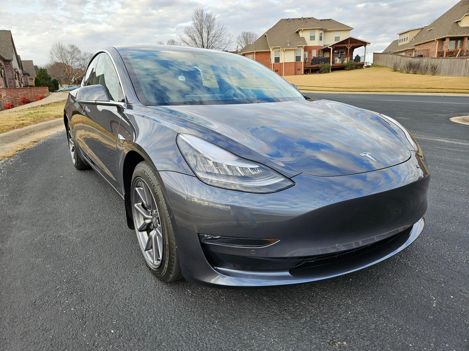 2020 Tesla Model 3 Performance - Image 12 of 31