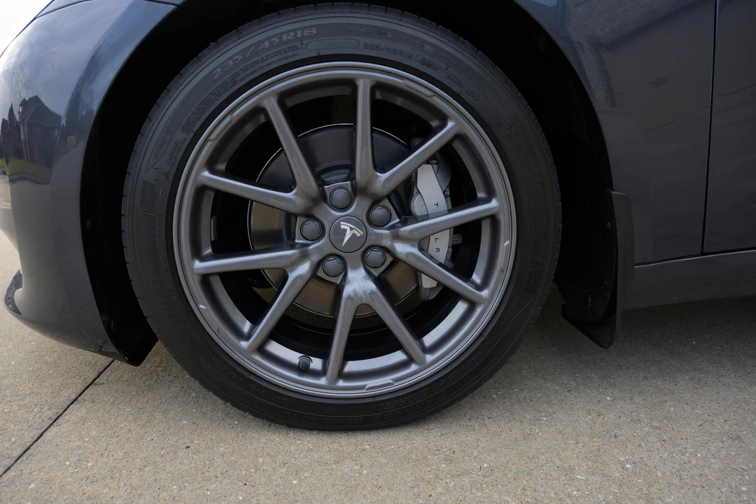 2020 Tesla Model 3 Performance - Image 23 of 31