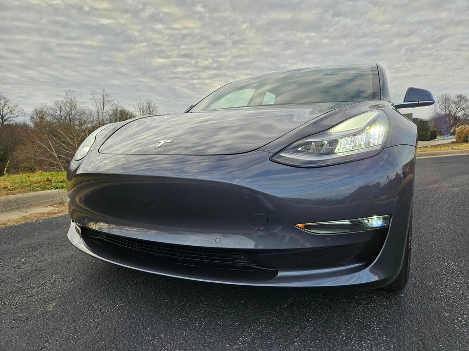 2020 Tesla Model 3 Performance - Image 8 of 31