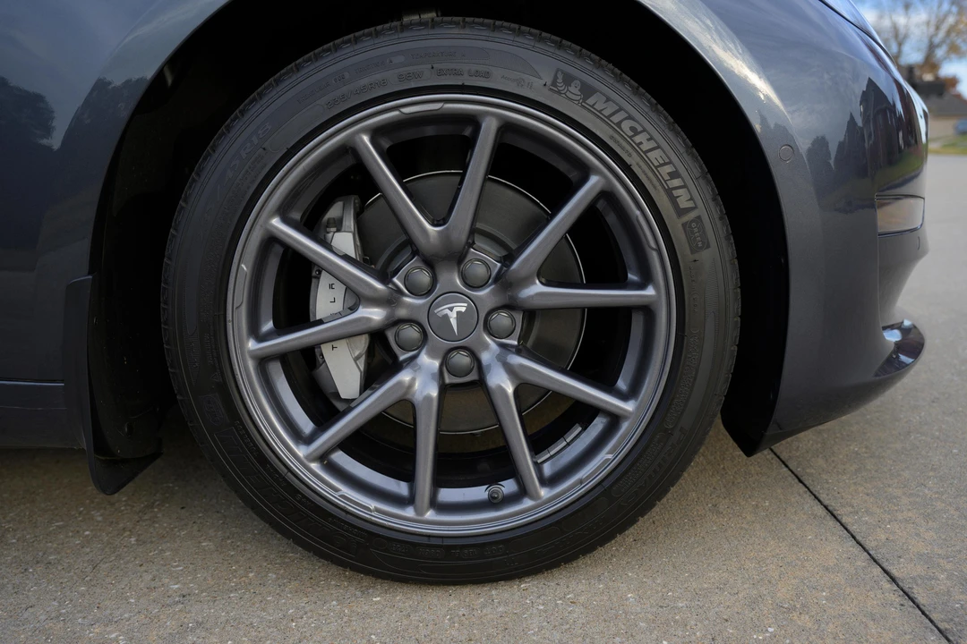 2020 Tesla Model 3 Performance - Image 26 of 31
