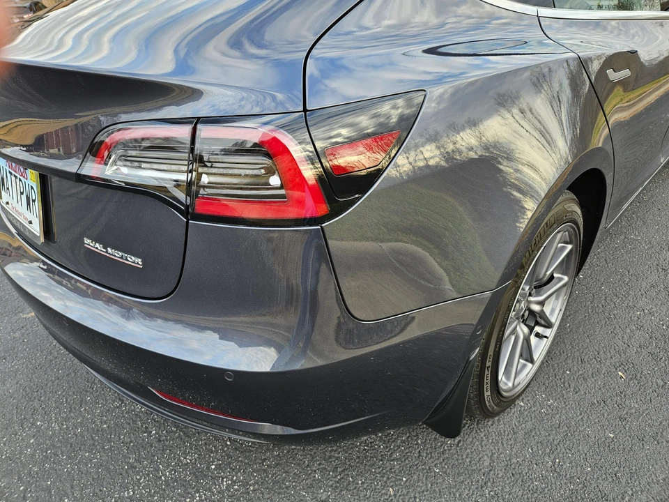 2020 Tesla Model 3 Performance - Image 21 of 31