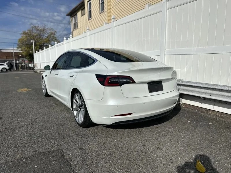 2020 Tesla Model 3 Performance - Image 5 of 12