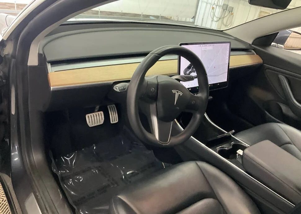 2020 Tesla Model 3 Performance - Image 7 of 10