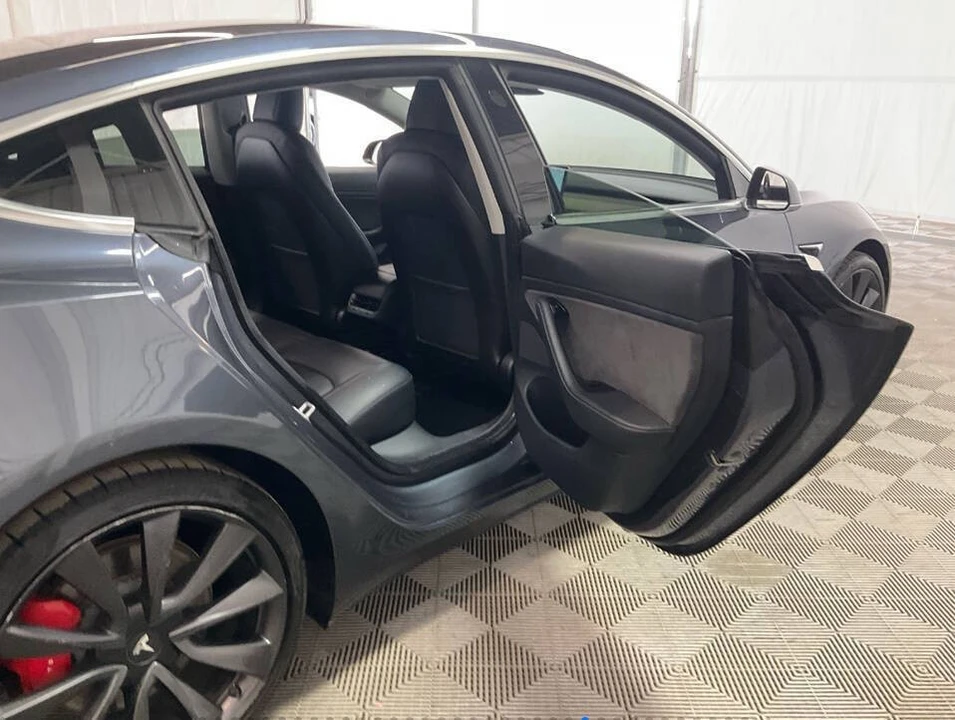 2020 Tesla Model 3 Performance - Image 9 of 10