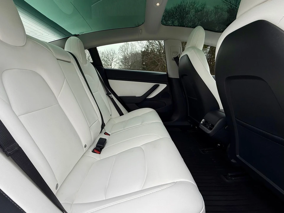 2020 Tesla Model 3 Performance - Image 17 of 21