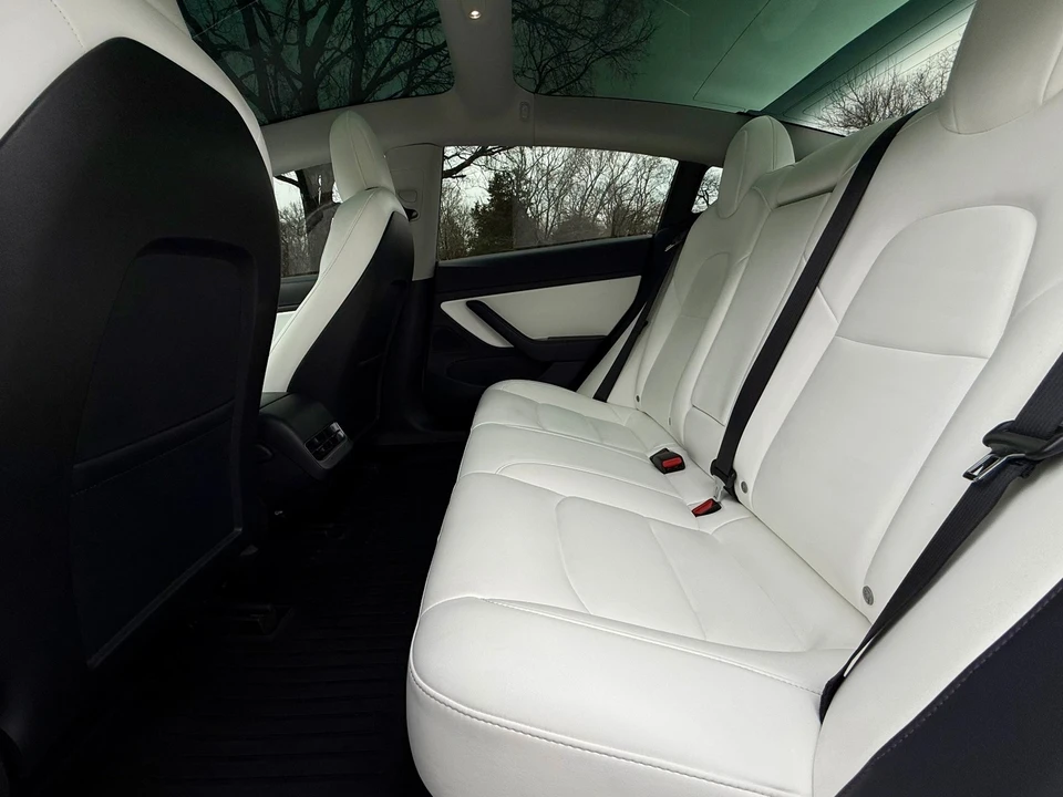 2020 Tesla Model 3 Performance - Image 11 of 21