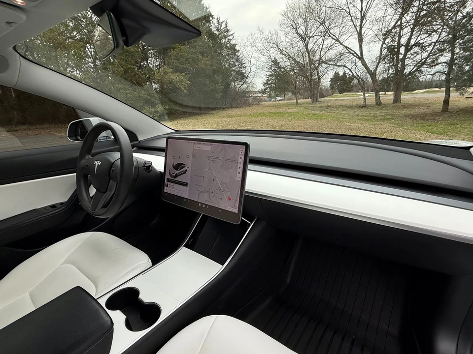 2020 Tesla Model 3 Performance - Image 21 of 21