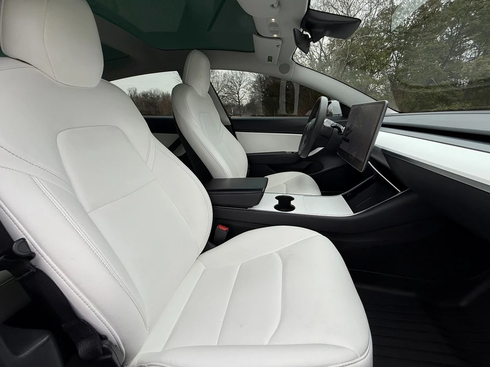 2020 Tesla Model 3 Performance - Image 20 of 21