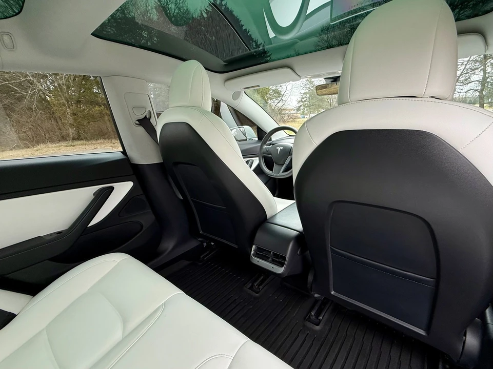 2020 Tesla Model 3 Performance - Image 18 of 21