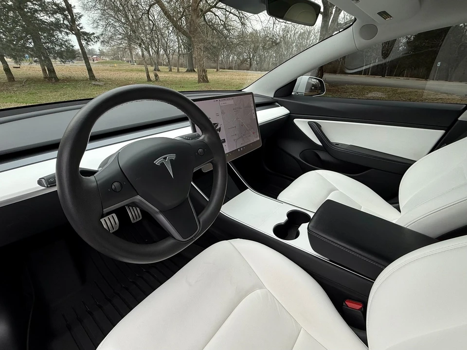2020 Tesla Model 3 Performance - Image 8 of 21