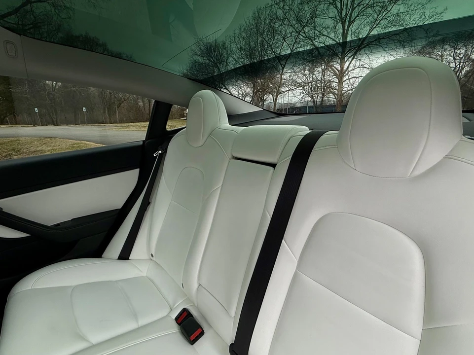 2020 Tesla Model 3 Performance - Image 13 of 21