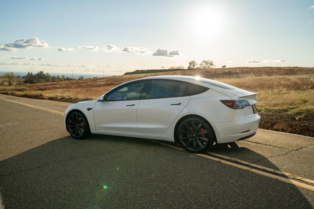2020 Tesla Model 3 Performance - Image 7 of 31