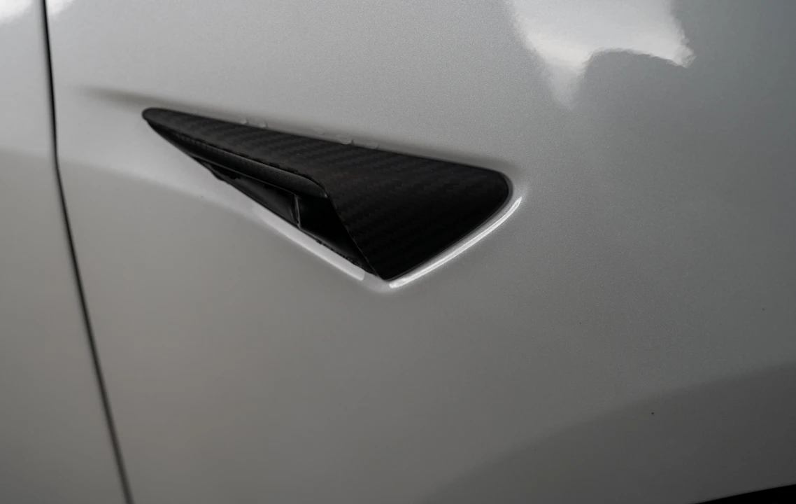 2020 Tesla Model 3 Performance - Image 26 of 31