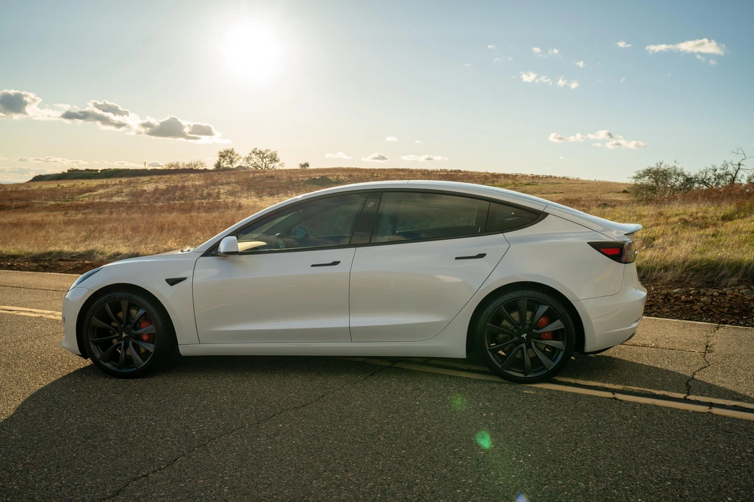 2020 Tesla Model 3 Performance - Image 3 of 31