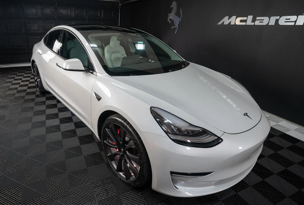 2020 Tesla Model 3 Performance - Image 13 of 31